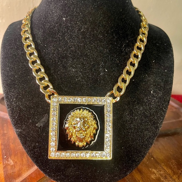 LIKE NEW: Runway Statement Lion Head w/CZ’s Heavy Duty Gold Toned Necklace - Picture 10 of 10